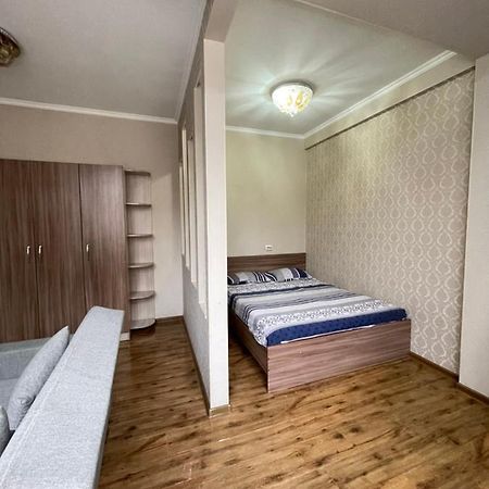 Rent Home Kg На Манаса Боконбаева Bishkek Exterior photo